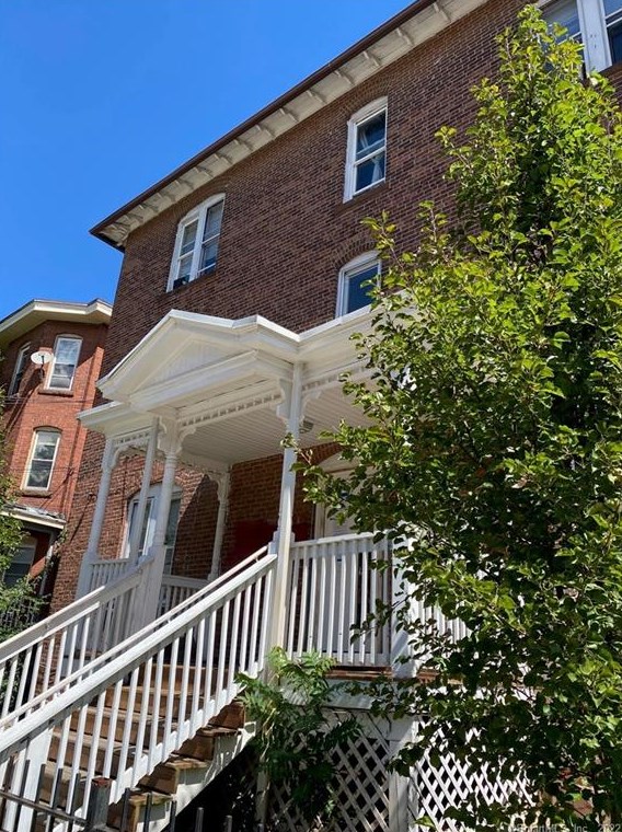 126 Hungerford St, Hartford, CT 06106