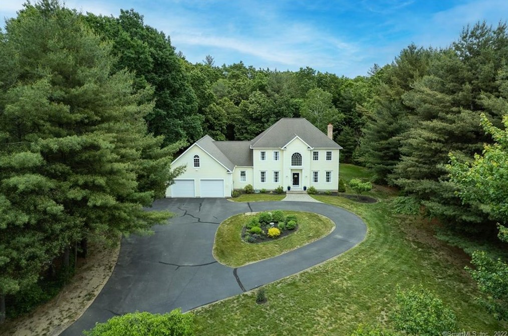 570 Copper Hill Rd, Suffield, CT 06093