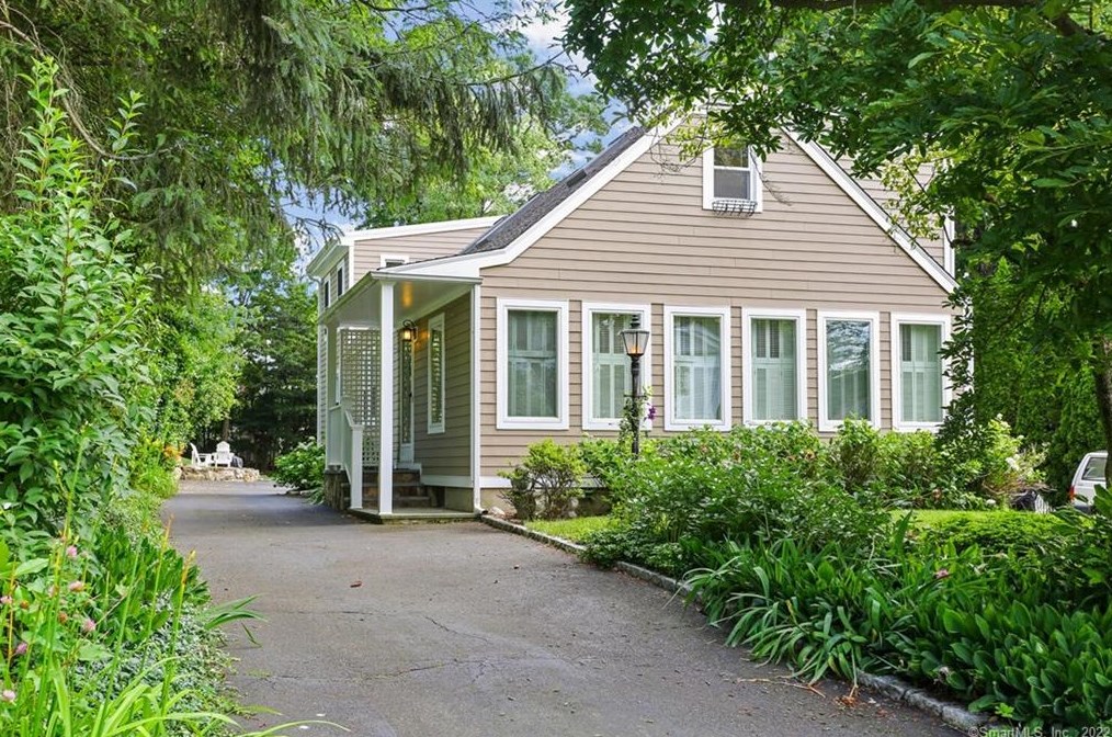 23 Edgewood Rd, Tokeneke, CT 06820-4302