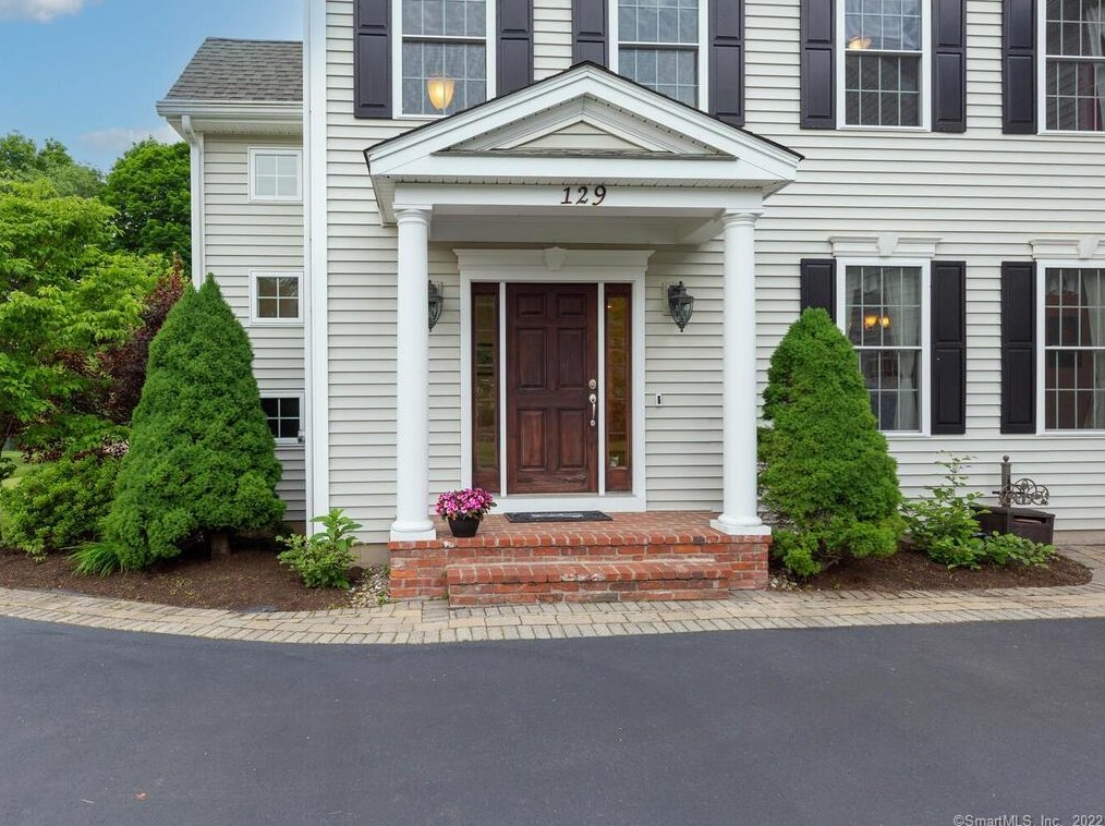 129 Huckleberry Hill Rd, Avon, CT 06001