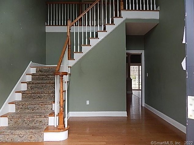 1 Ortense Dr, Wallingford, CT 06492