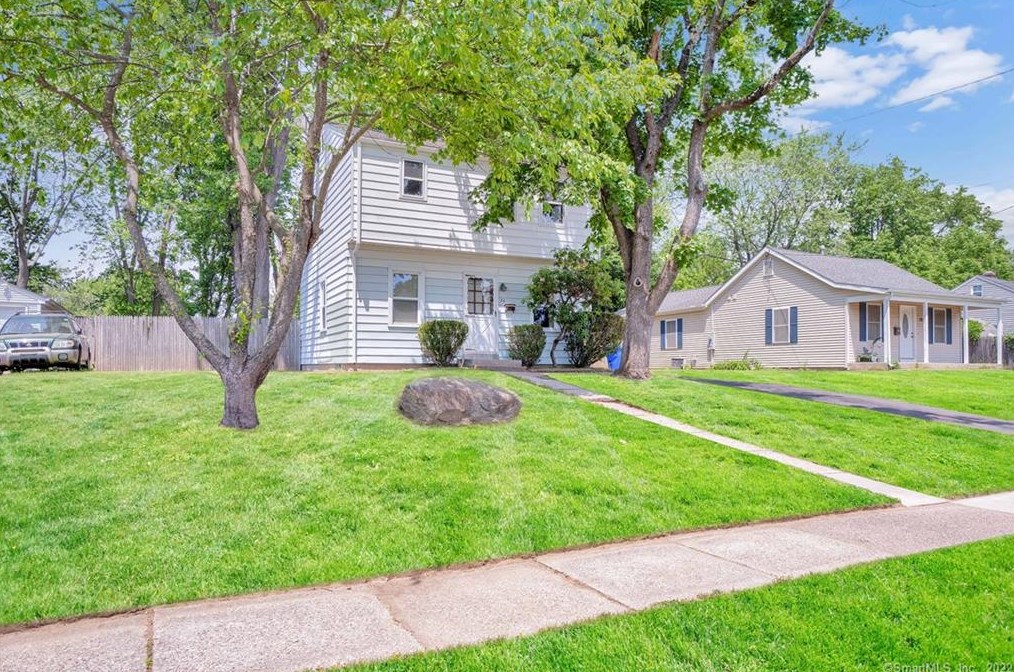 76 Hollister Dr, Hartford, CT 06117-1016