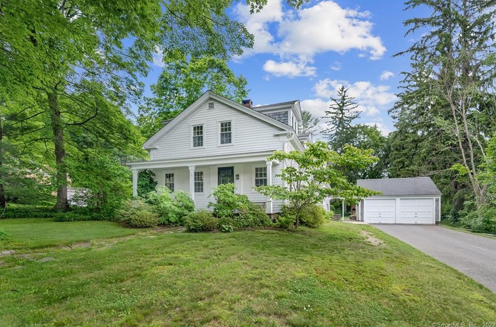 72 Hamilton Ave, Watertown, CT 06795-2403