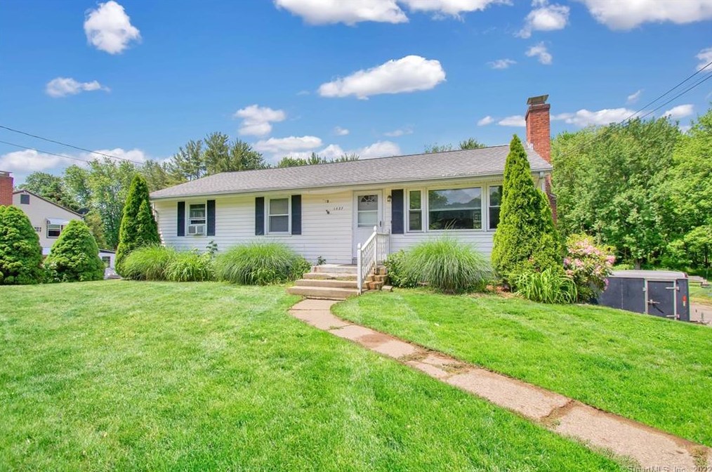 1527 Sullivan Ave, Wapping, CT 06074