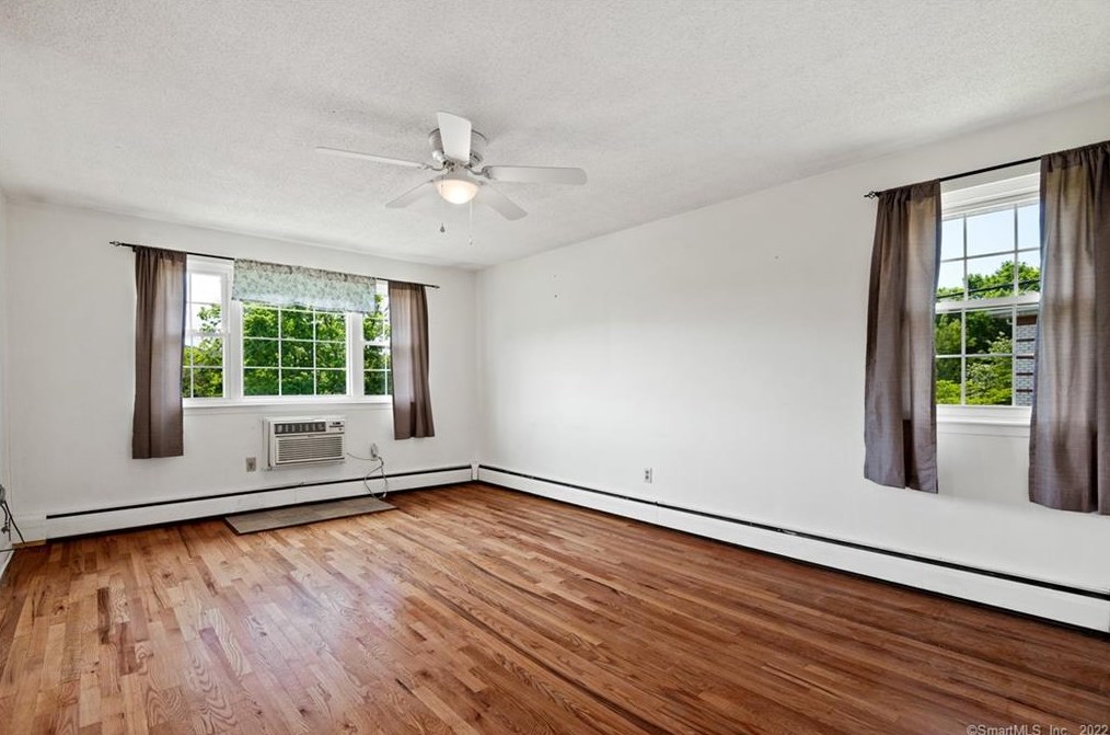 37 Sigwin Dr, Wallingford, CT 06492-4844