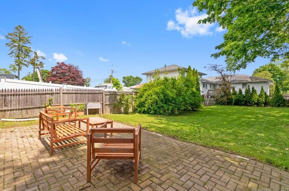 121 Concord St, New Haven CT  06514-4017 exterior