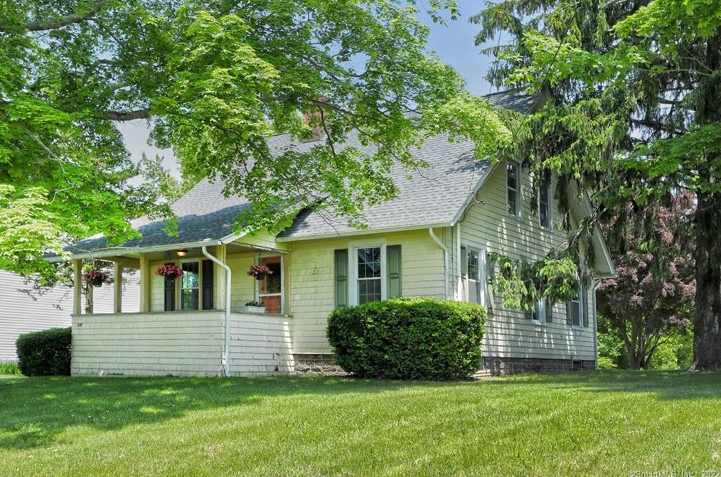 378 Old Whitfield St, Guilford CT  06437-3458 exterior