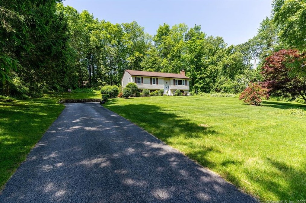 39 Putnam Rd, Northville, CT 06776
