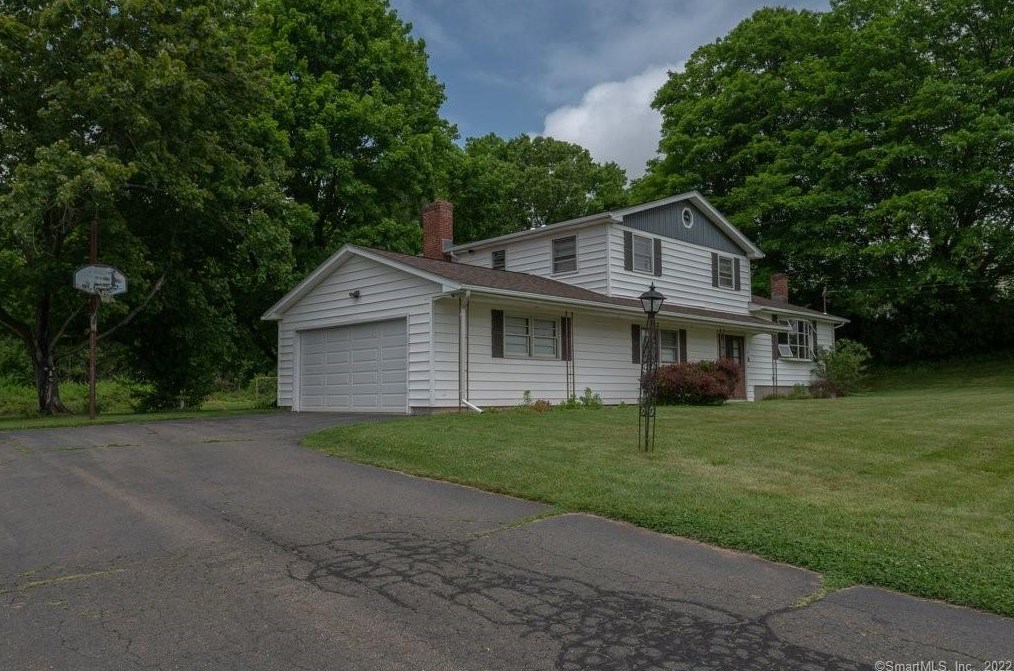 45 Randall Dr, North Haven, CT 06473