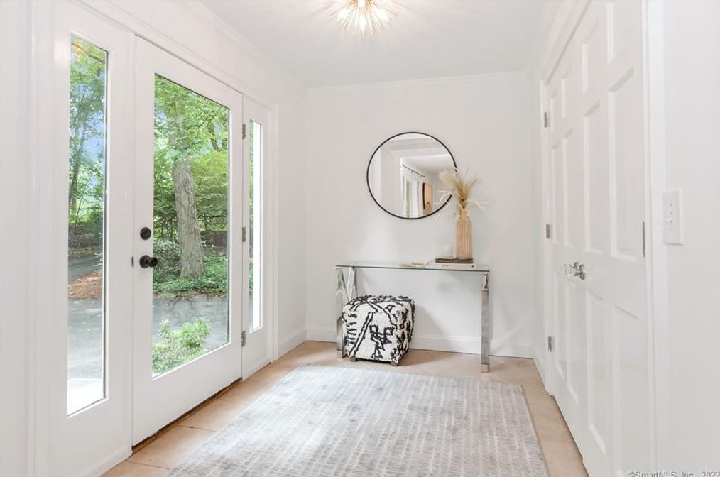 39 Shady Ln, New Canaan, CT 06840