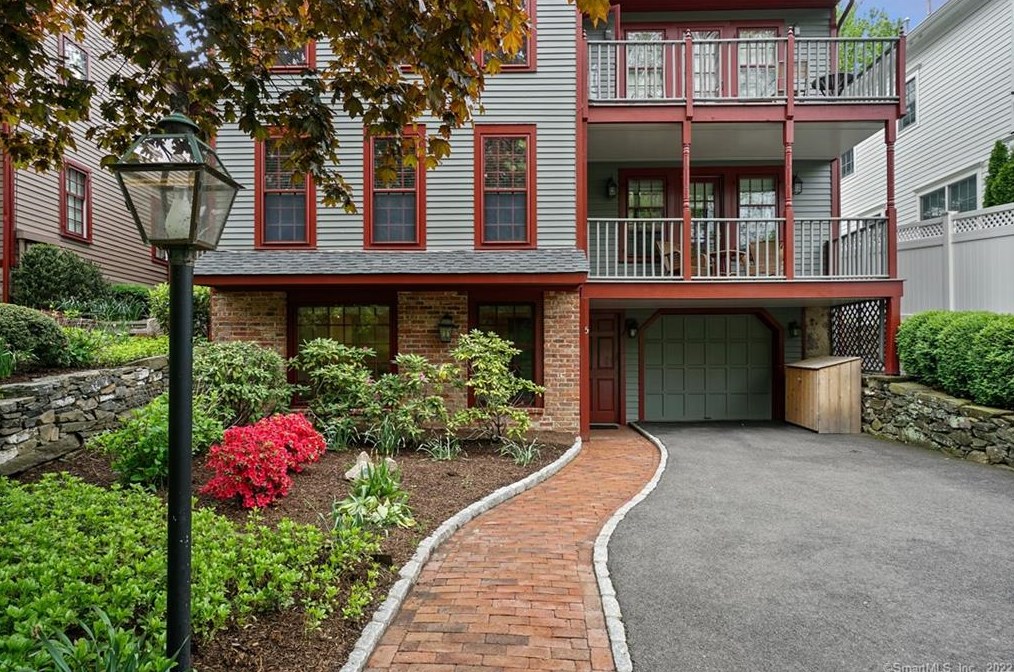 49 Indian Harbor Dr #5, Greenwich, CT 06830