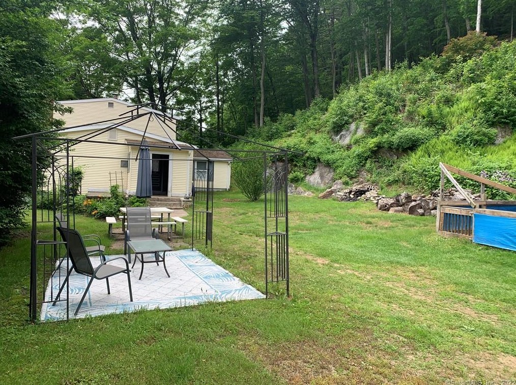 120 Torrington Rd, Winsted, CT 06098-2085
