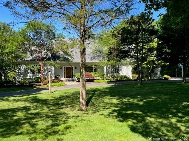 14 Cleft Rock Ln, New Haven, CT 06525 exterior