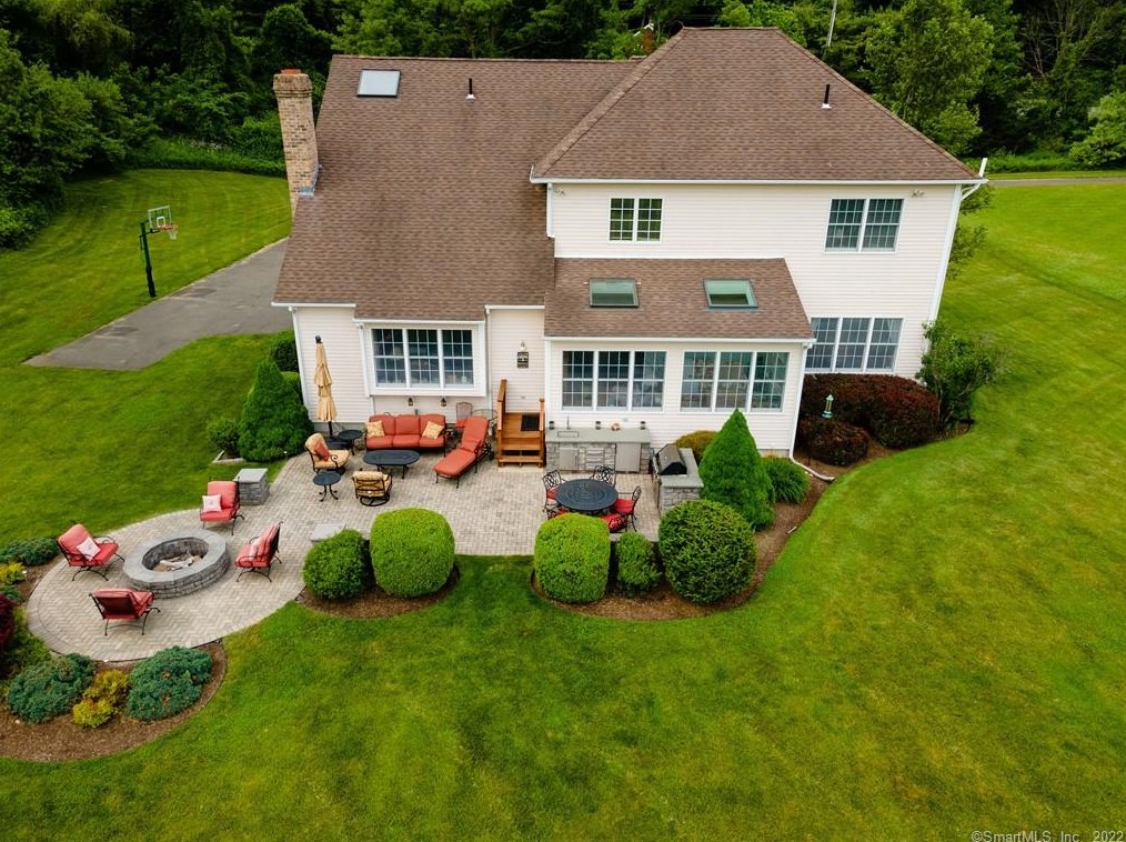 63 Hawleyville Rd, Newtown, CT 06470-1243