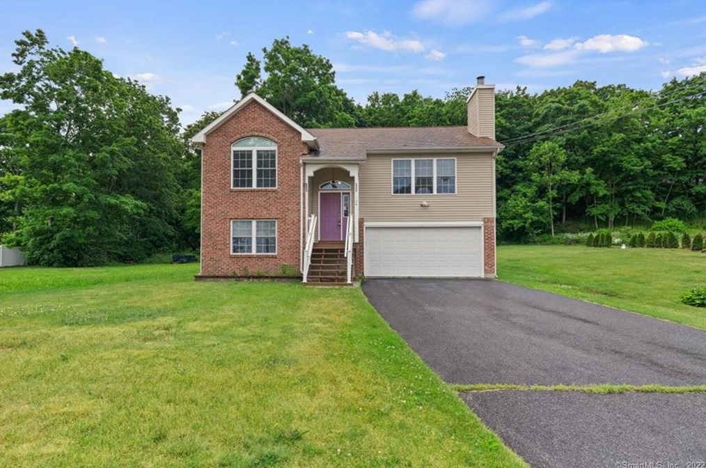 104 Bailey Ave, Meriden, CT 06451-2048