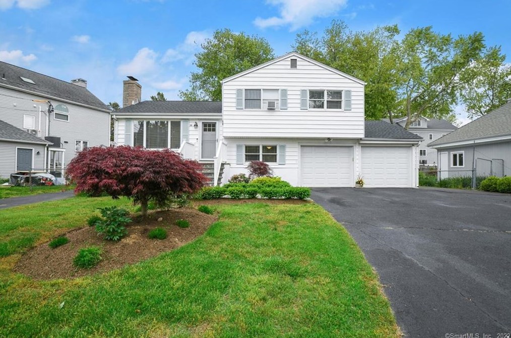 50 Craig Pl, Fairfield, CT 06824