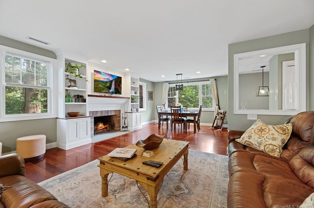 39 Dayton Hill Rd, Northford, CT 06472