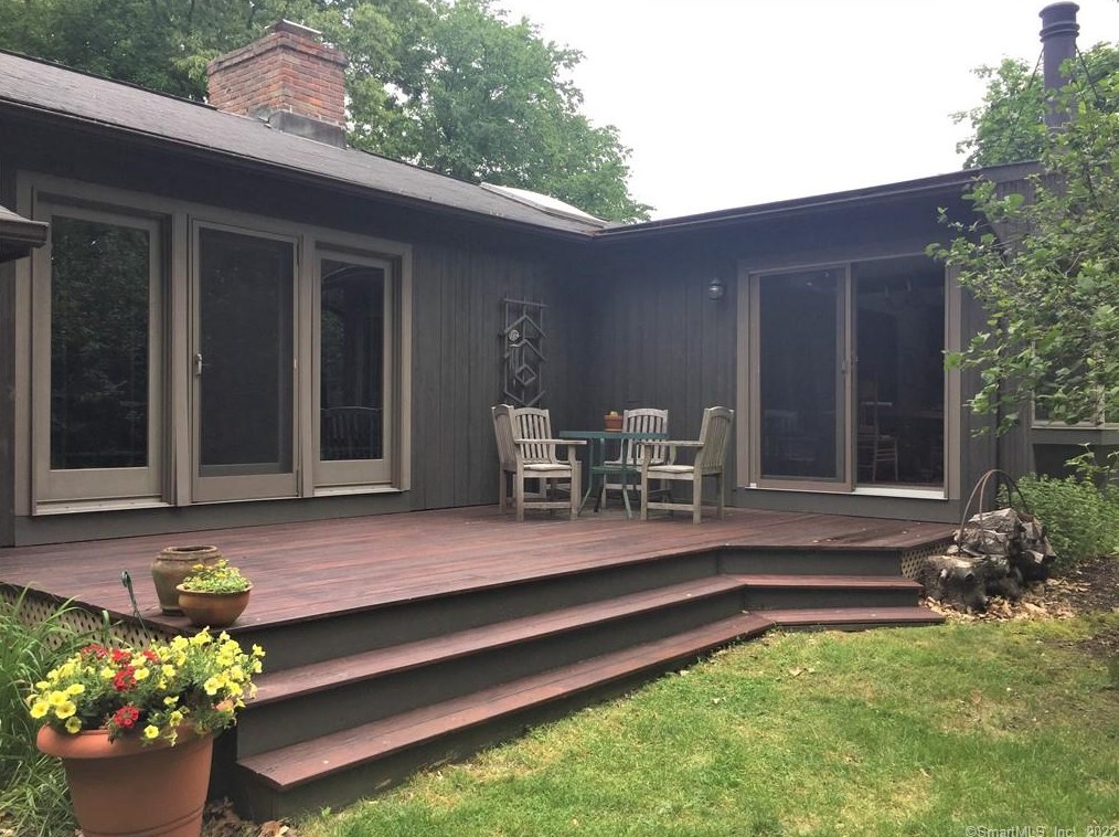 17 High Ridge Rd, Brookfield Center, CT 06804