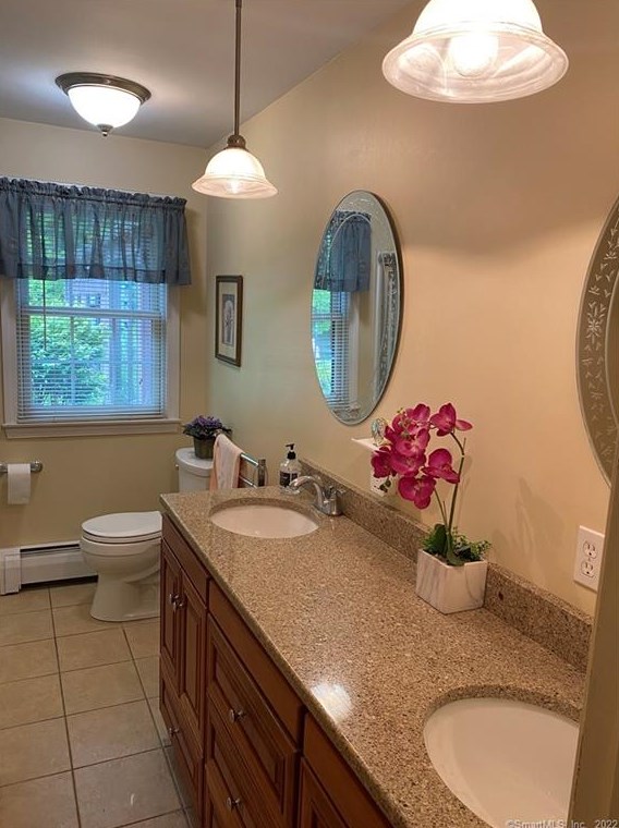 170 Hopkins Rd, Watertown CT  06795-1548 exterior
