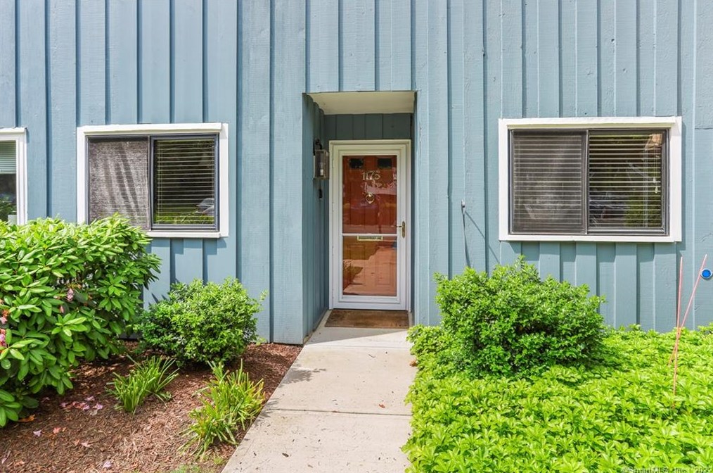 1175 Stratfield Rd #1175, Fairfield, CT 06825
