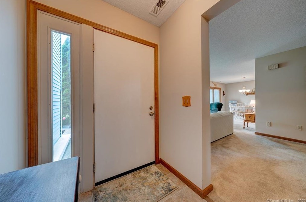 203 W Bass Ln #203, Suffield, CT 06078