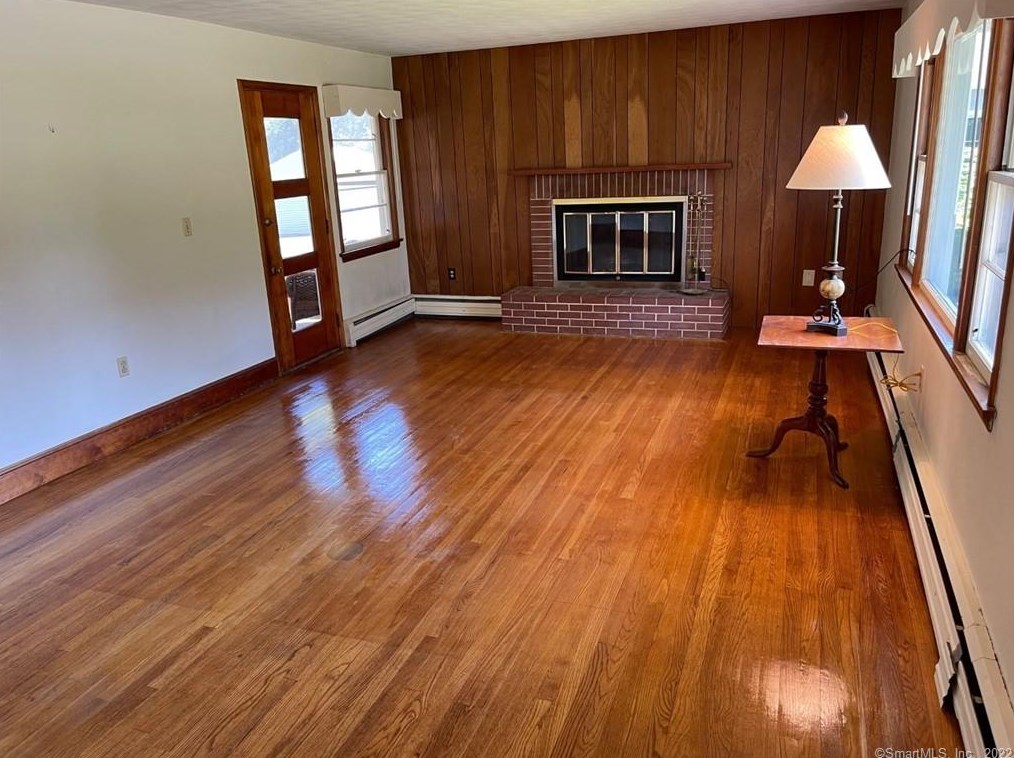 276 Benham Rd, Groton, CT 06340