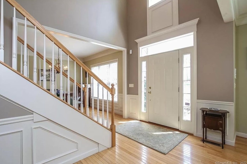 41 Leeward Ln, Groton, CT 06340