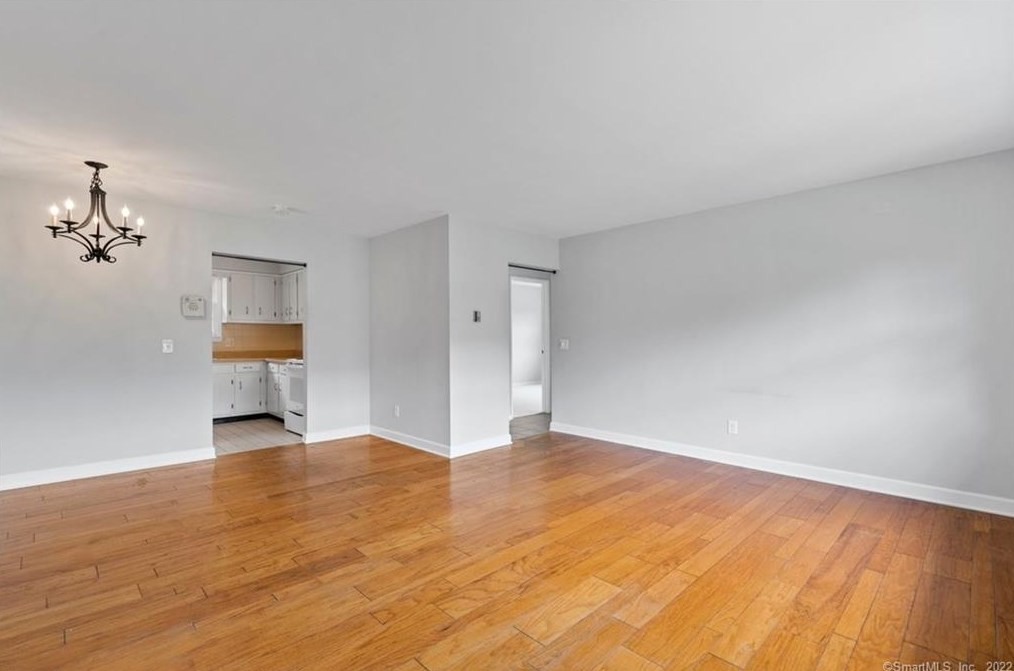 52 Briarwood Ln #f, Branford, CT 06405