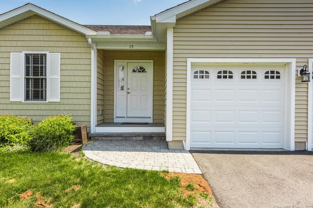 15 Clew Dr #15, Middletown, CT 06457