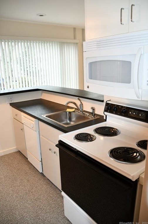 7 Rocky Point Rd, Fenwick CT  06475-1416 exterior