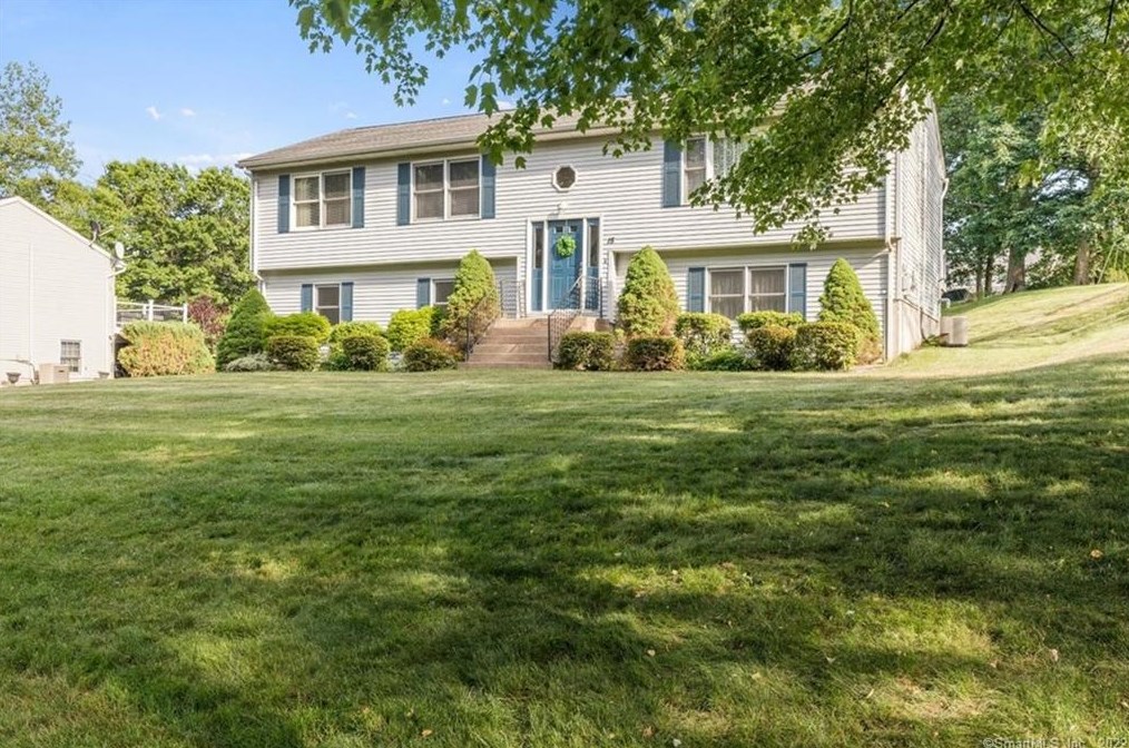 15 Lord St, Rocky Hill, CT 06067