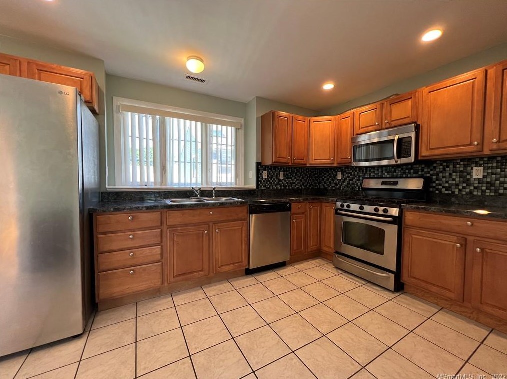 7 Fenwick Pl #2, Norwalk, CT 06855