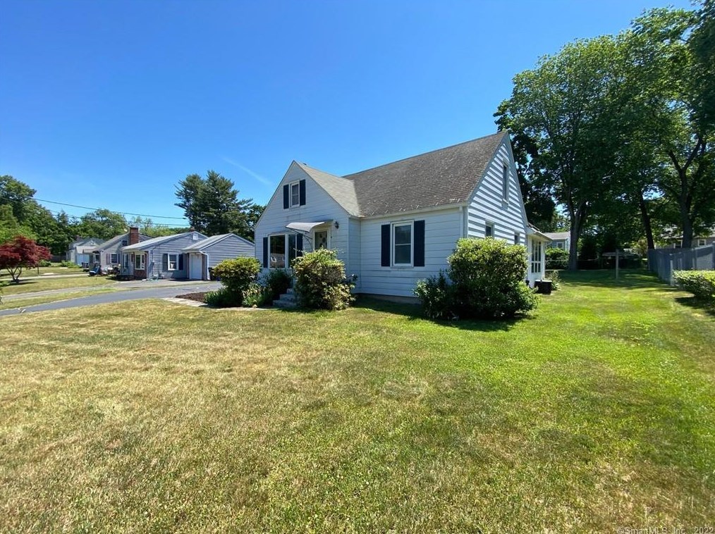 34 Hollis Rd, Wapping, CT 06074