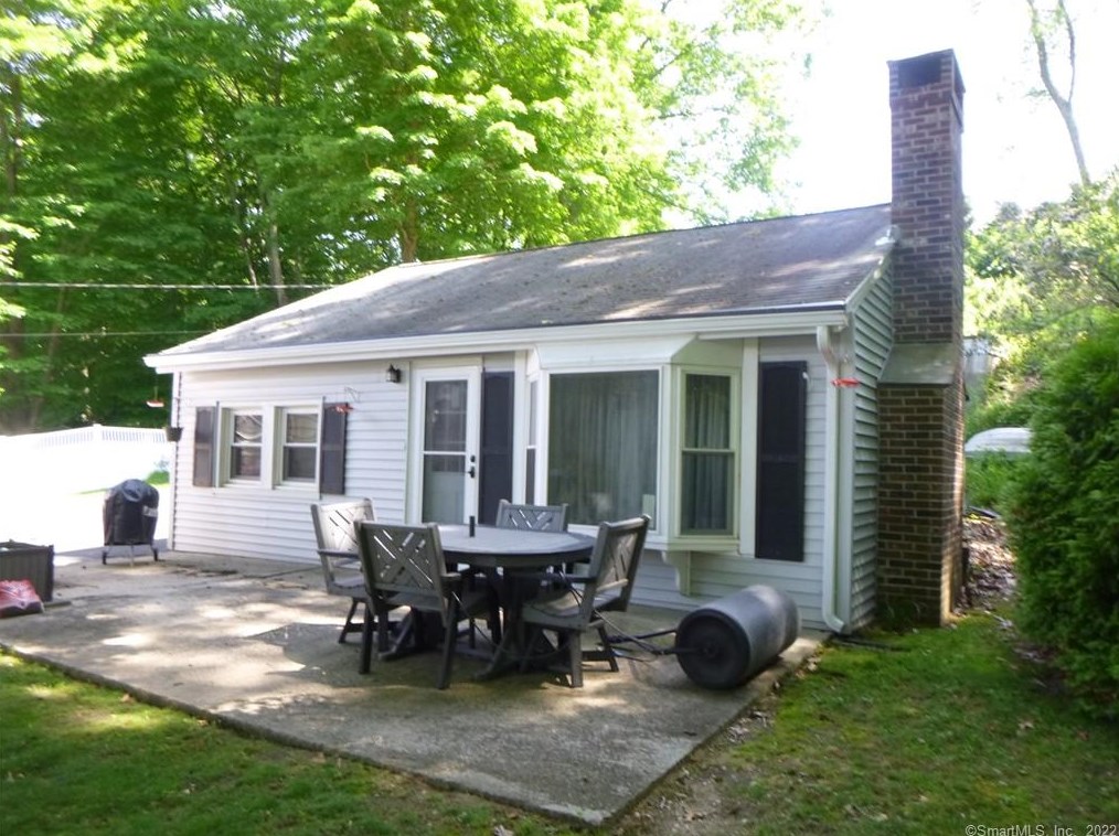 26 Boston Post Rd, East Lyme, CT 06333