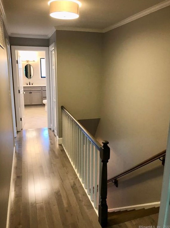 21 Hawthorn Ct, Cromwell CT  06416-1826 exterior