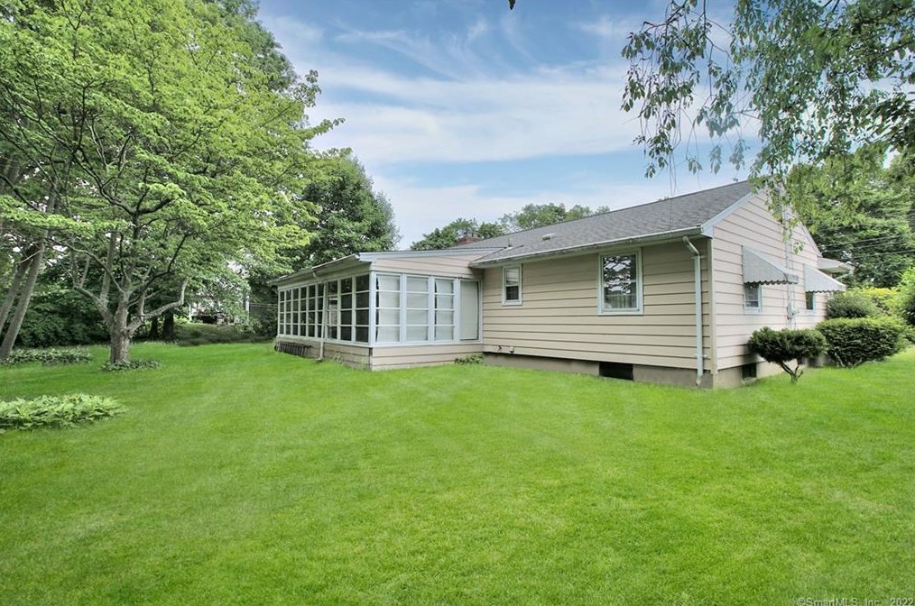 108 Middlebrook Rd, Stratford, CT 06614