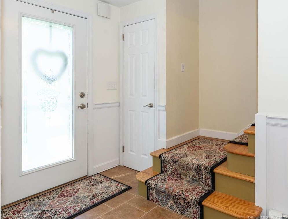 14 Red Mountain Ln, Avon, CT 06001