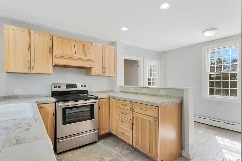 186 South St, Plymouth, CT 06782