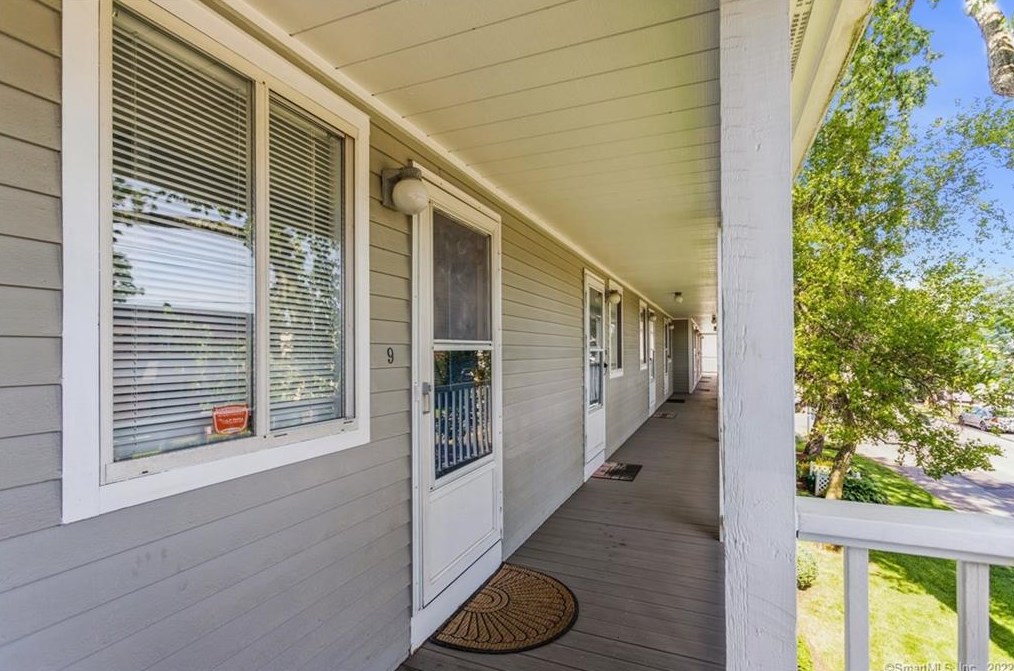 718 Cove Rd #9, Stamford, CT 06902