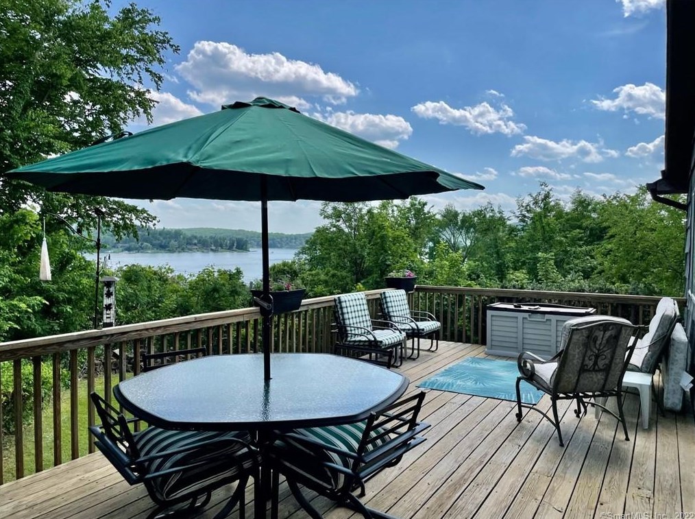 299 Candlewood Lake Rd, Brookfield Center, CT 06804