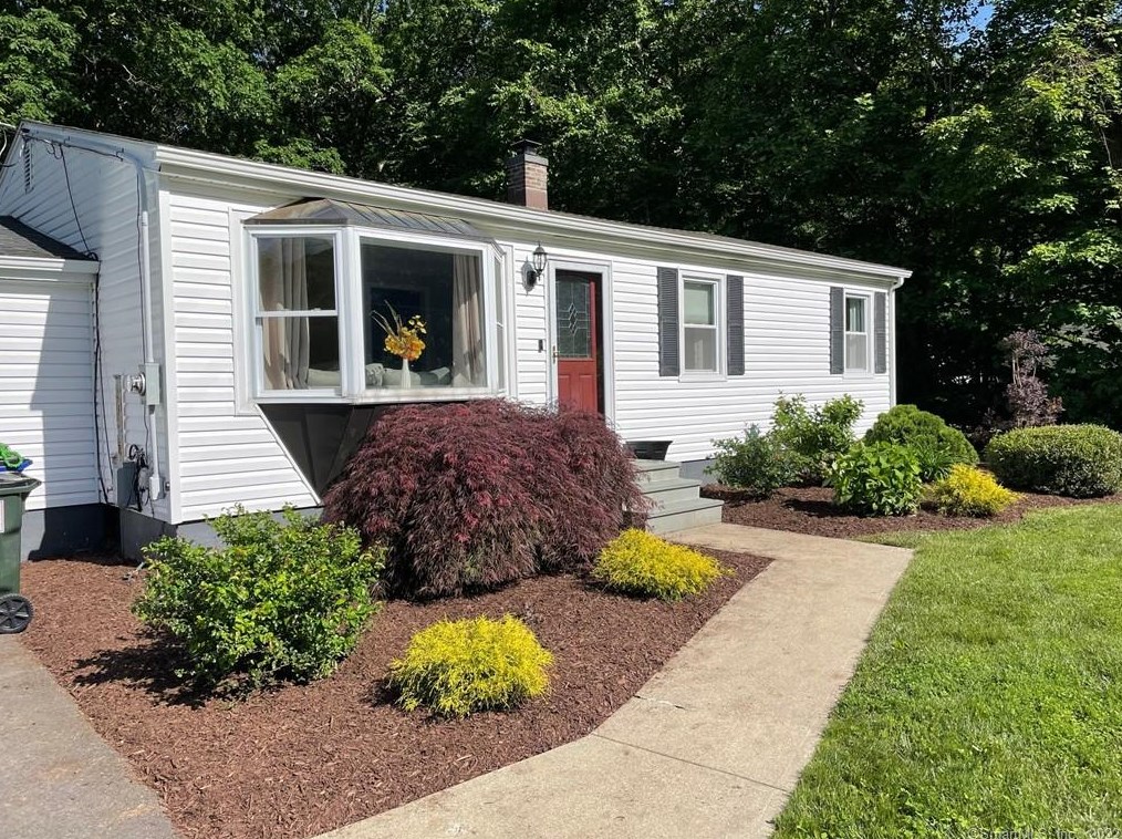 127 Circuit Ave, Watertown, CT 06795-1778