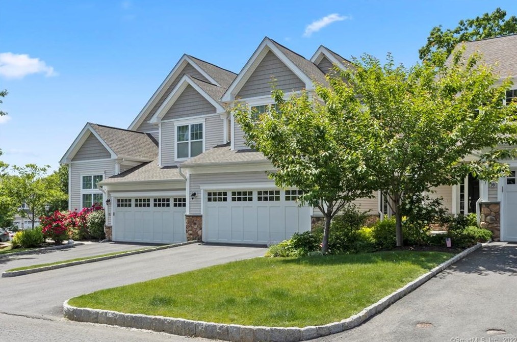 36 Great Hill Dr #36, Bethel, CT 06801