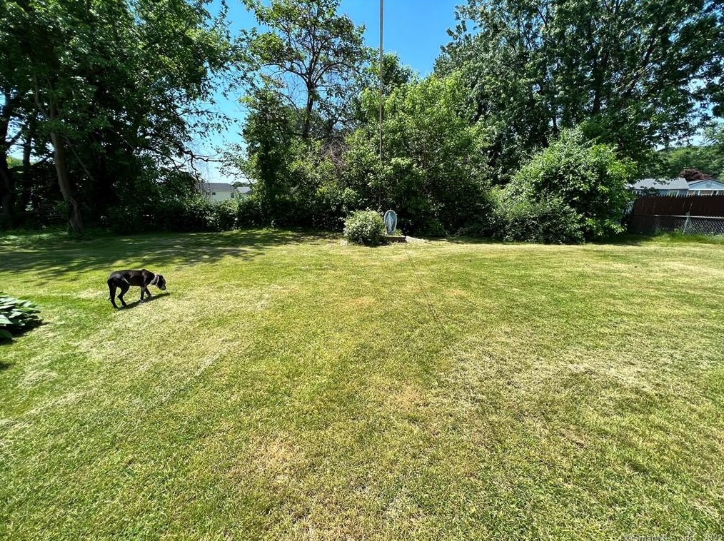 573 Henry Avenue Ext, Stratford CT  06614-3706 exterior