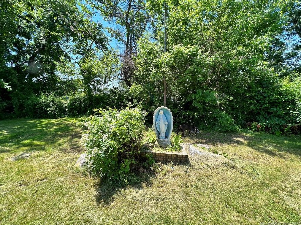 573 Henry Avenue Ext, Stratford CT  06614-3706 exterior