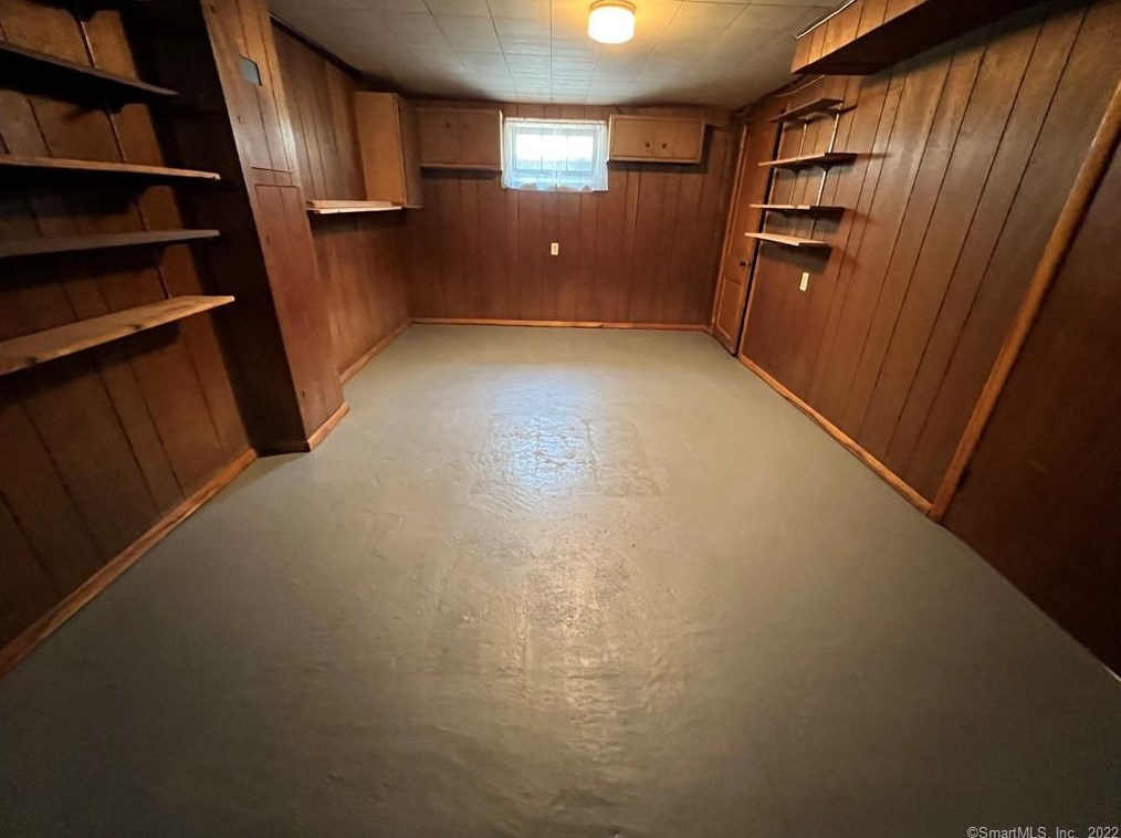 573 Henry Avenue Ext, Stratford CT  06614-3706 exterior