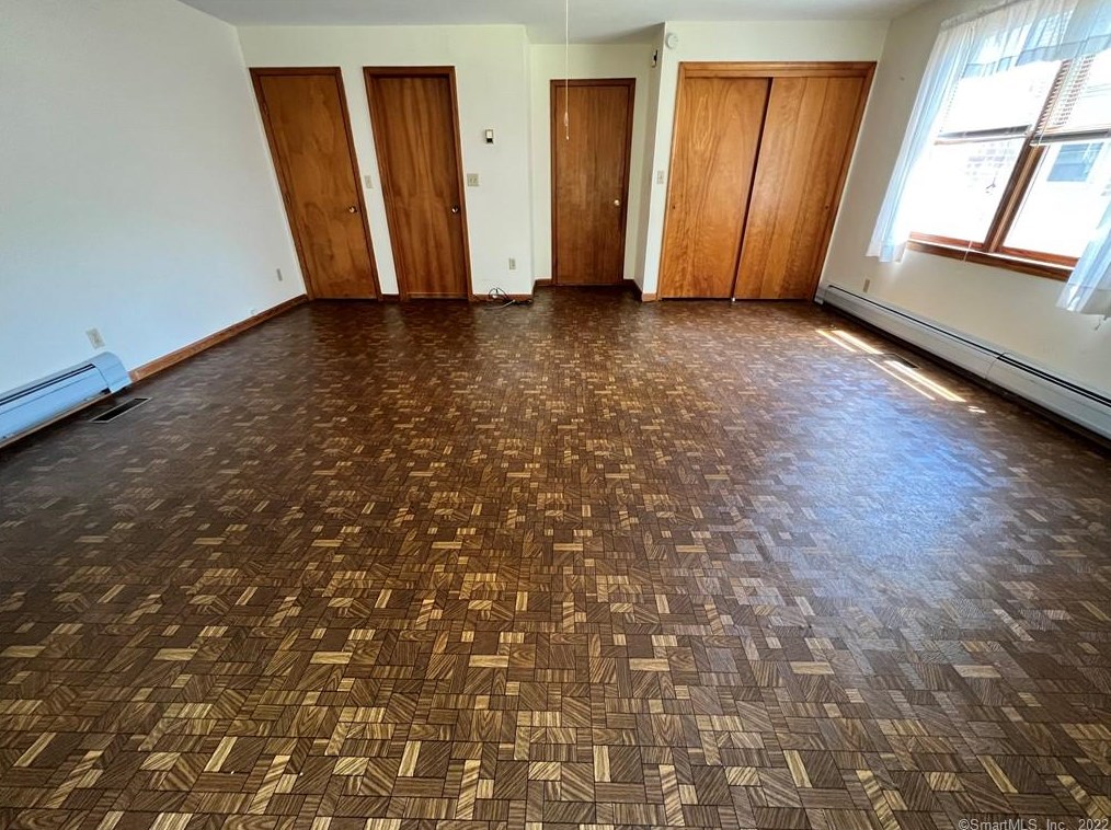 573 Henry Avenue Ext, Stratford CT  06614-3706 exterior