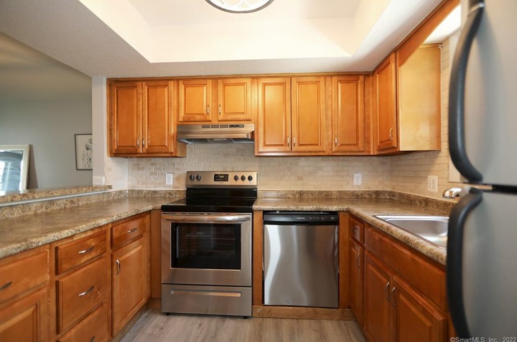 204 Misty Meadow Ln #204, Wapping, CT 06074