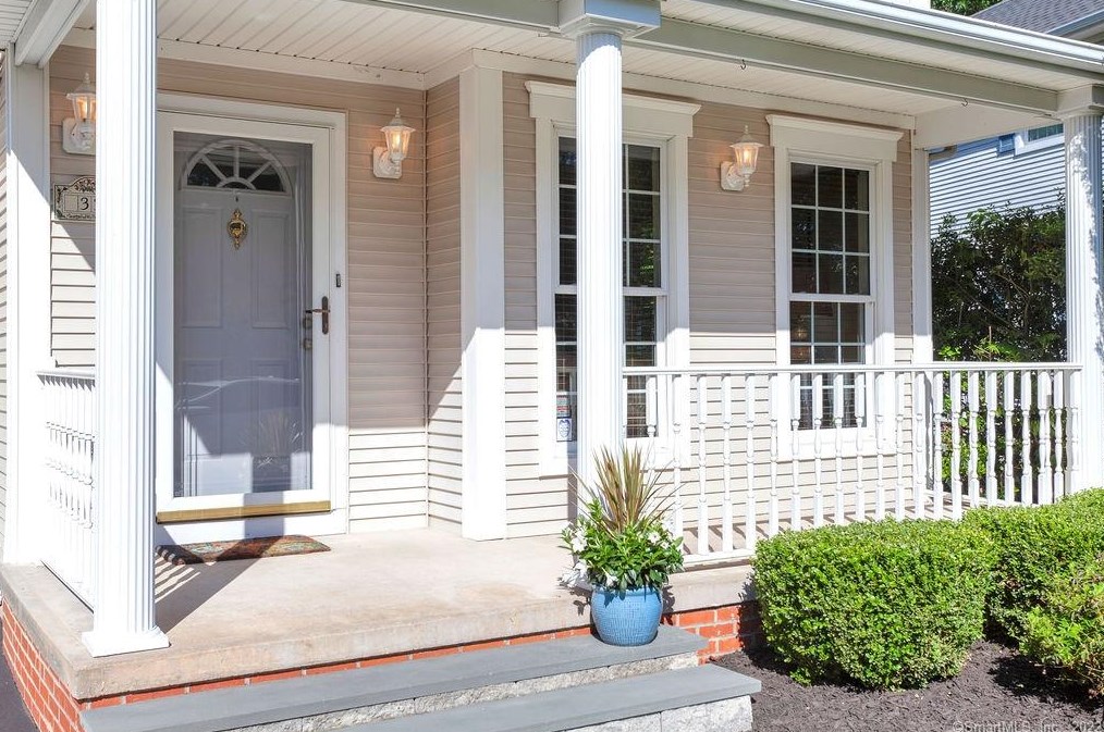 33 Olde Village Cir #33, Wallingford, CT 06492