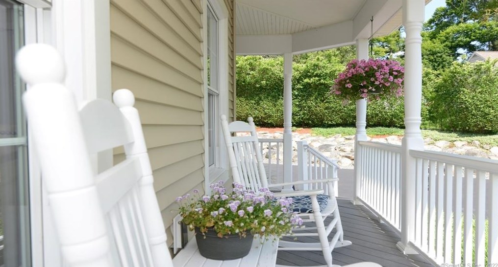 5 Elm Pl, Mystic, CT 06355