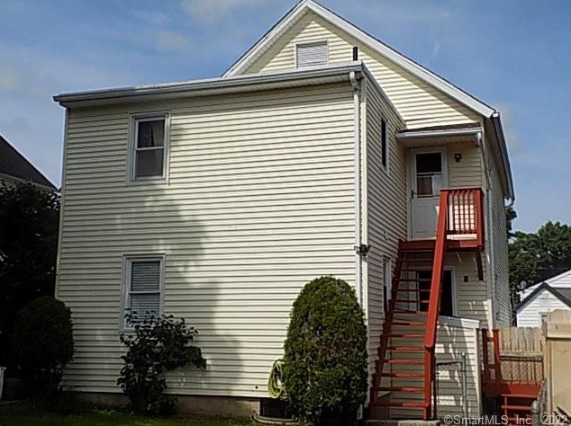19 Davis St, Danbury, CT 06810